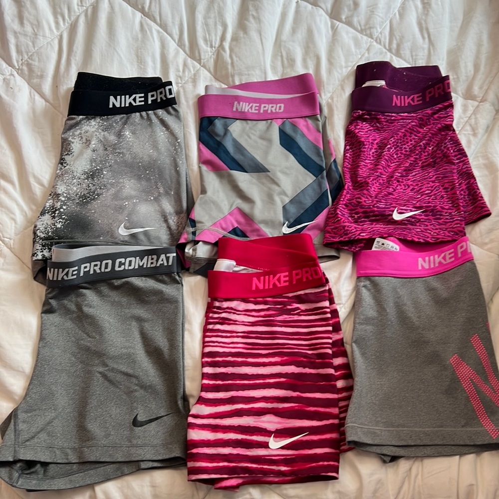 Nike pro size large bundle
